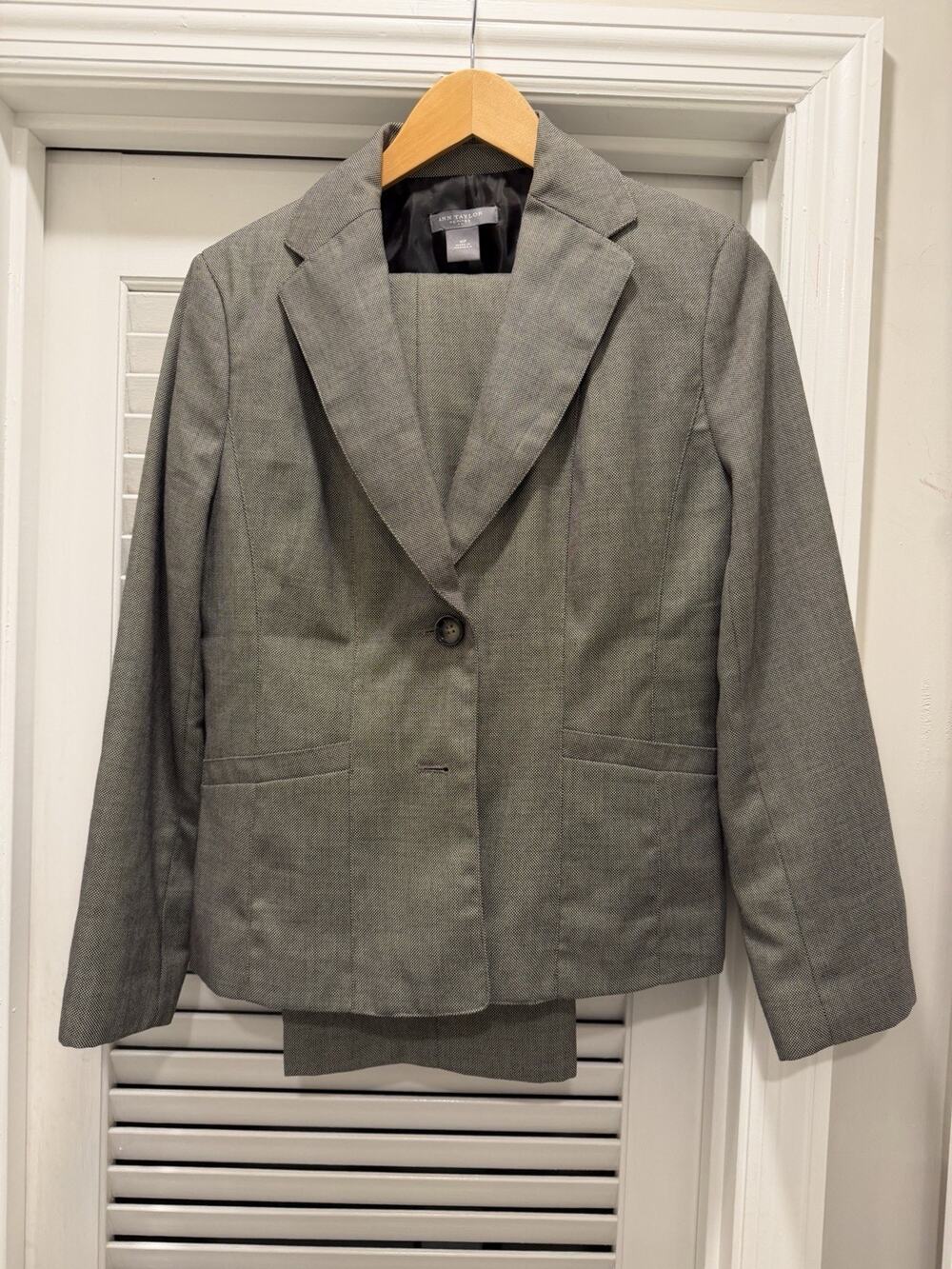 Ann Taylor Petites 10P Gray Micro Print 2 Piece Pant Suit Blazer Trousers